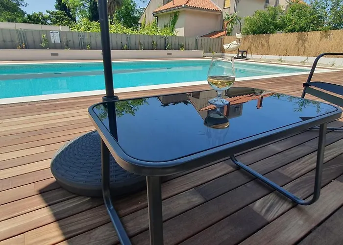 Apartments Mestrovic With Heated Swiming Pool- Near Split