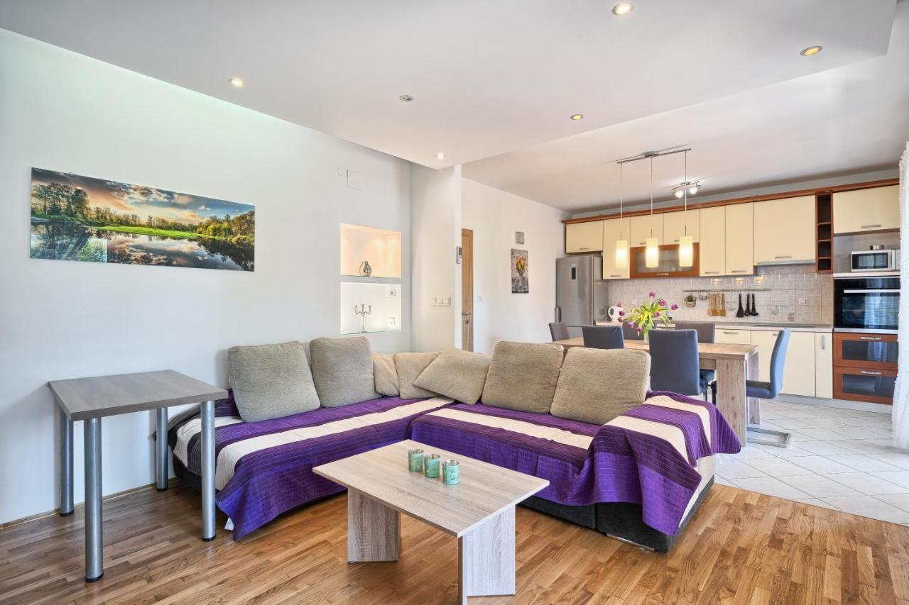 Apartament Mestrovic With Heated Swiming Pool- Near Split *
