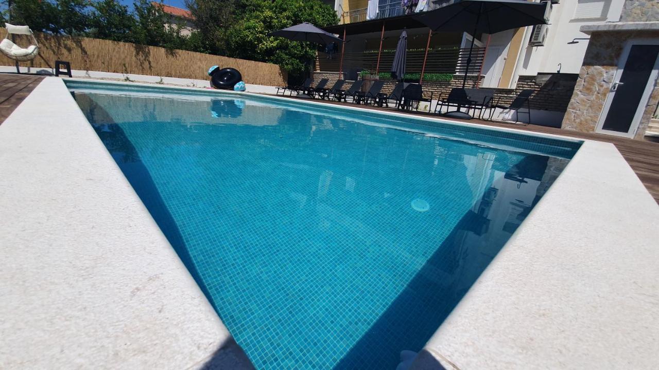 Mestrovic With Heated Swiming Pool- Near Split Kaštela