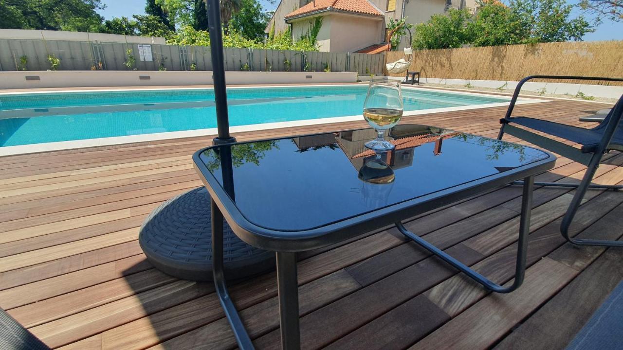 Mestrovic With Heated Swiming Pool- Near Split Apartament Kaštela