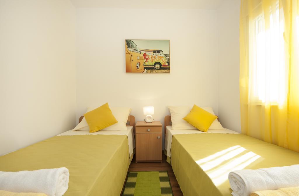 Mestrovic With Heated Swiming Pool- Near Split