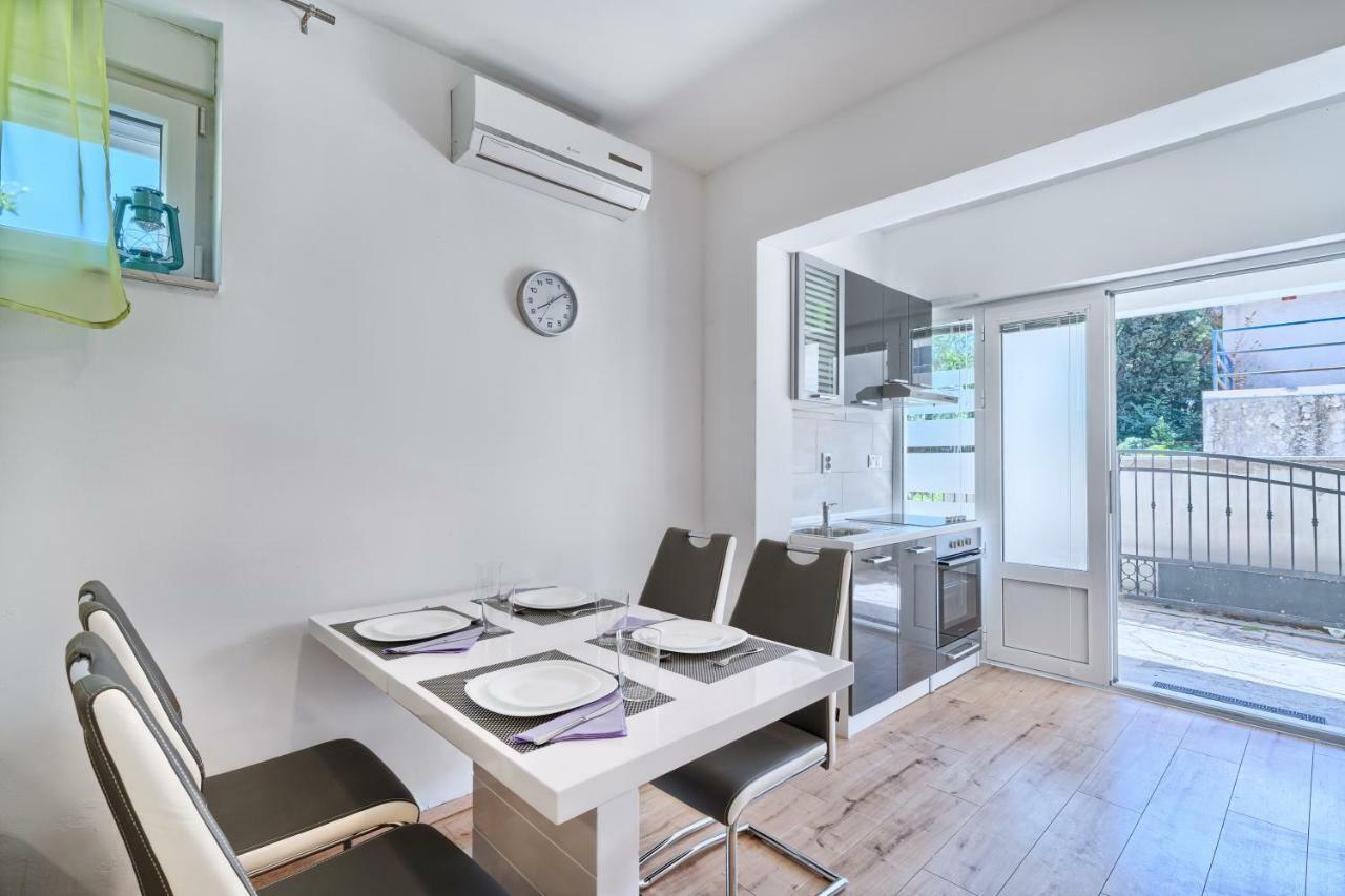 Apartament Mestrovic With Heated Swiming Pool- Near Split