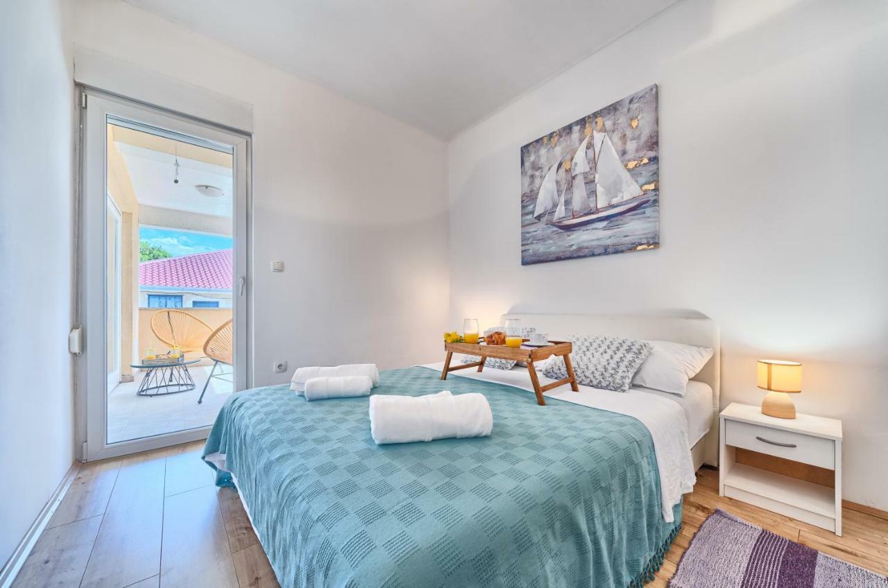 Apartament Mestrovic With Heated Swiming Pool- Near Split Kaštela