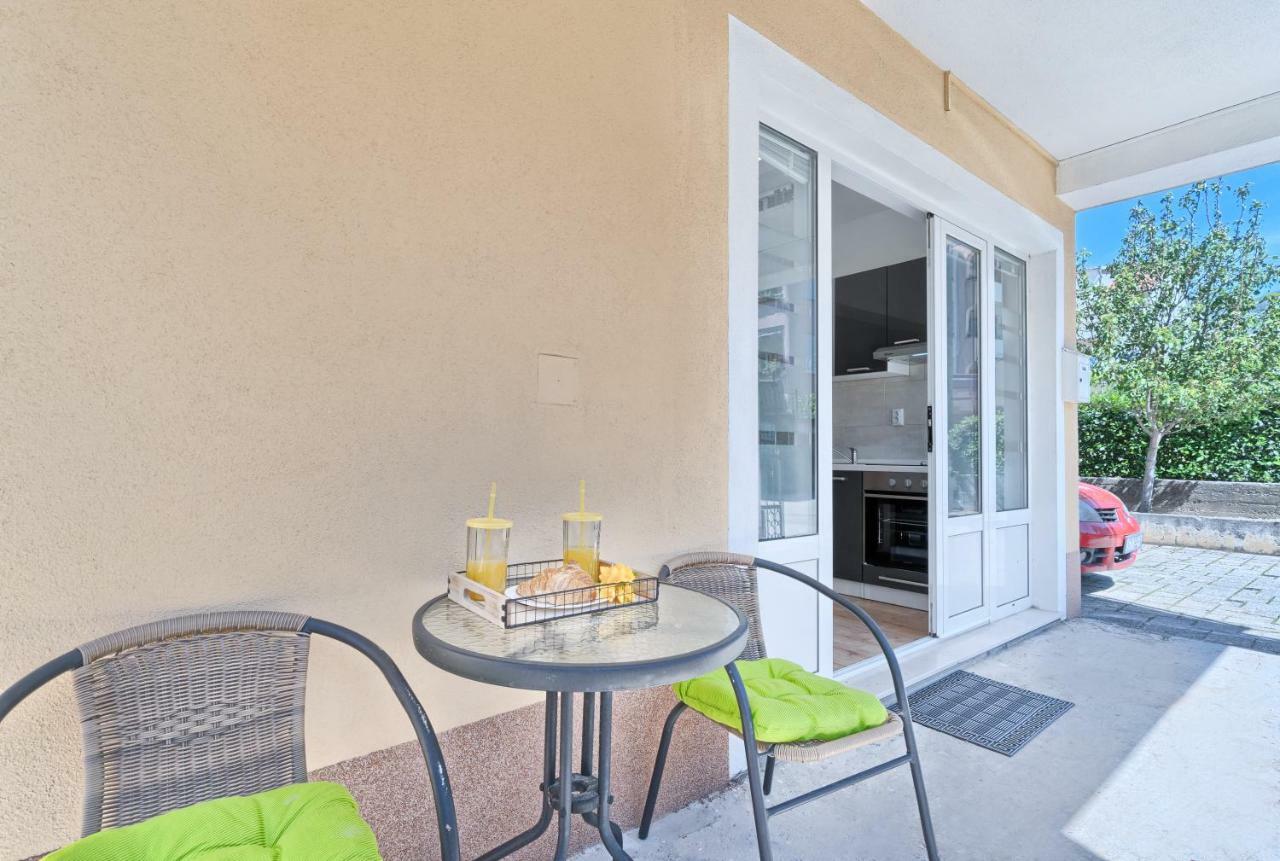 Mestrovic With Heated Swiming Pool- Near Split Apartament *