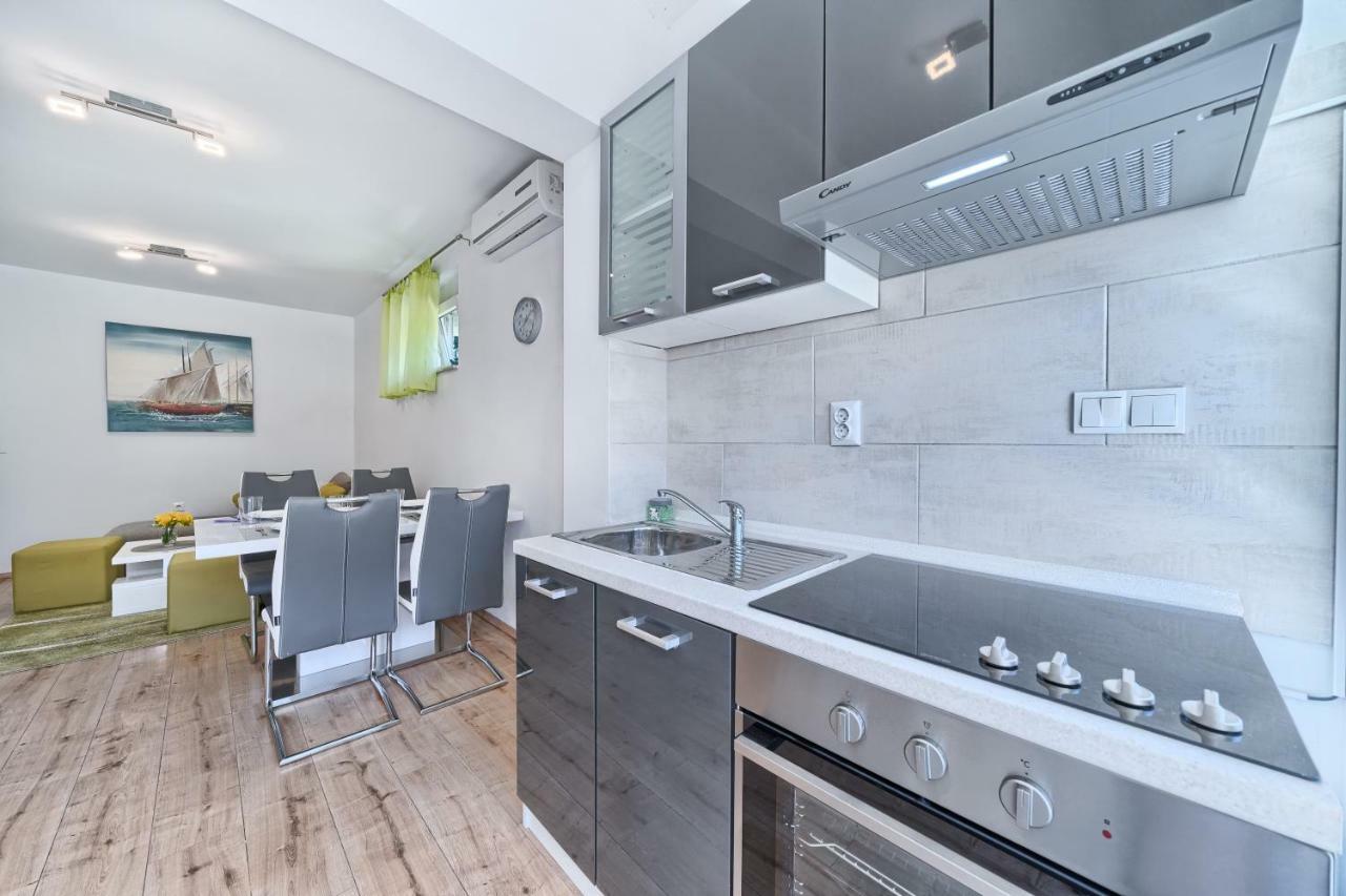 Apartament Mestrovic With Heated Swiming Pool- Near Split *