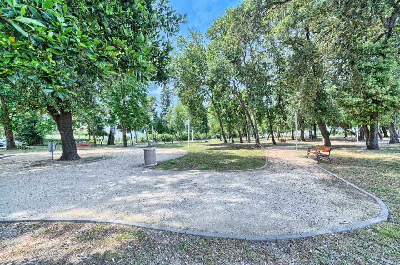 Mestrovic With Heated Swiming Pool- Near Split Apartament