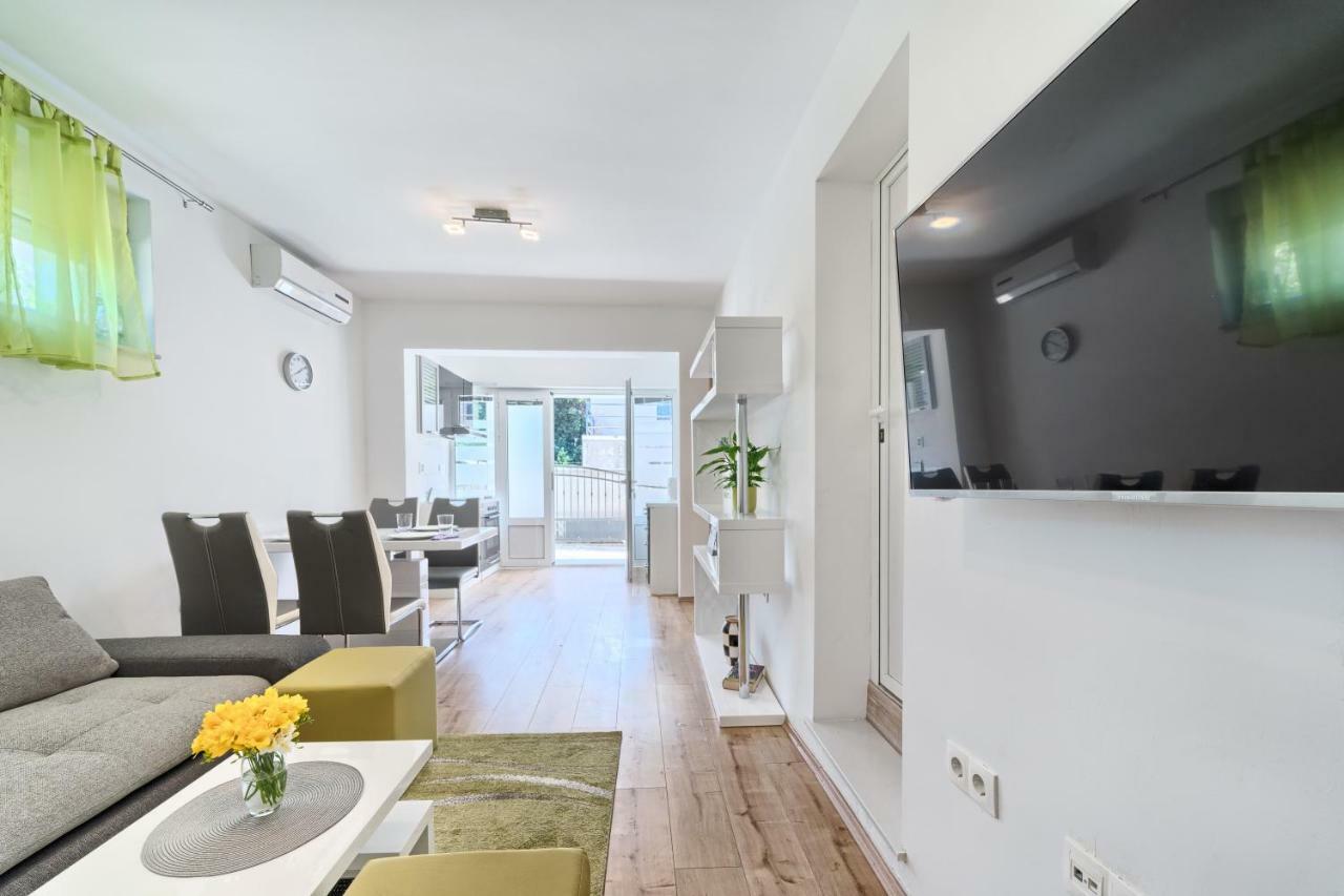 Apartament Mestrovic With Heated Swiming Pool- Near Split *