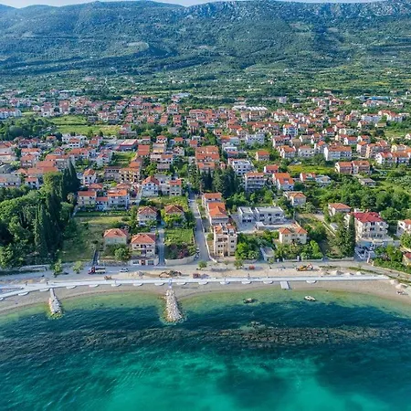 Apartments Mestrovic With Heated Swiming Pool- Near Split Kastela Exterior photo