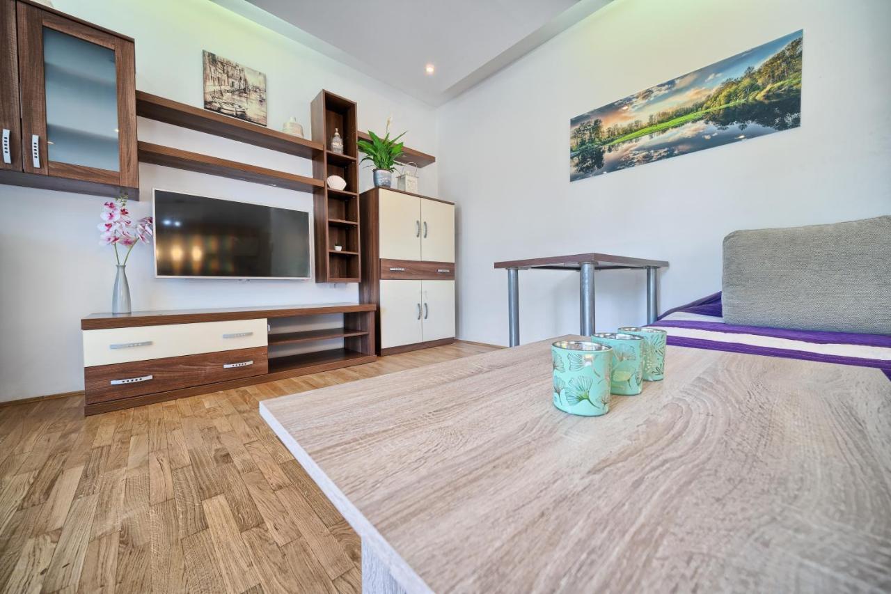 Mestrovic With Heated Swiming Pool- Near Split Kastela