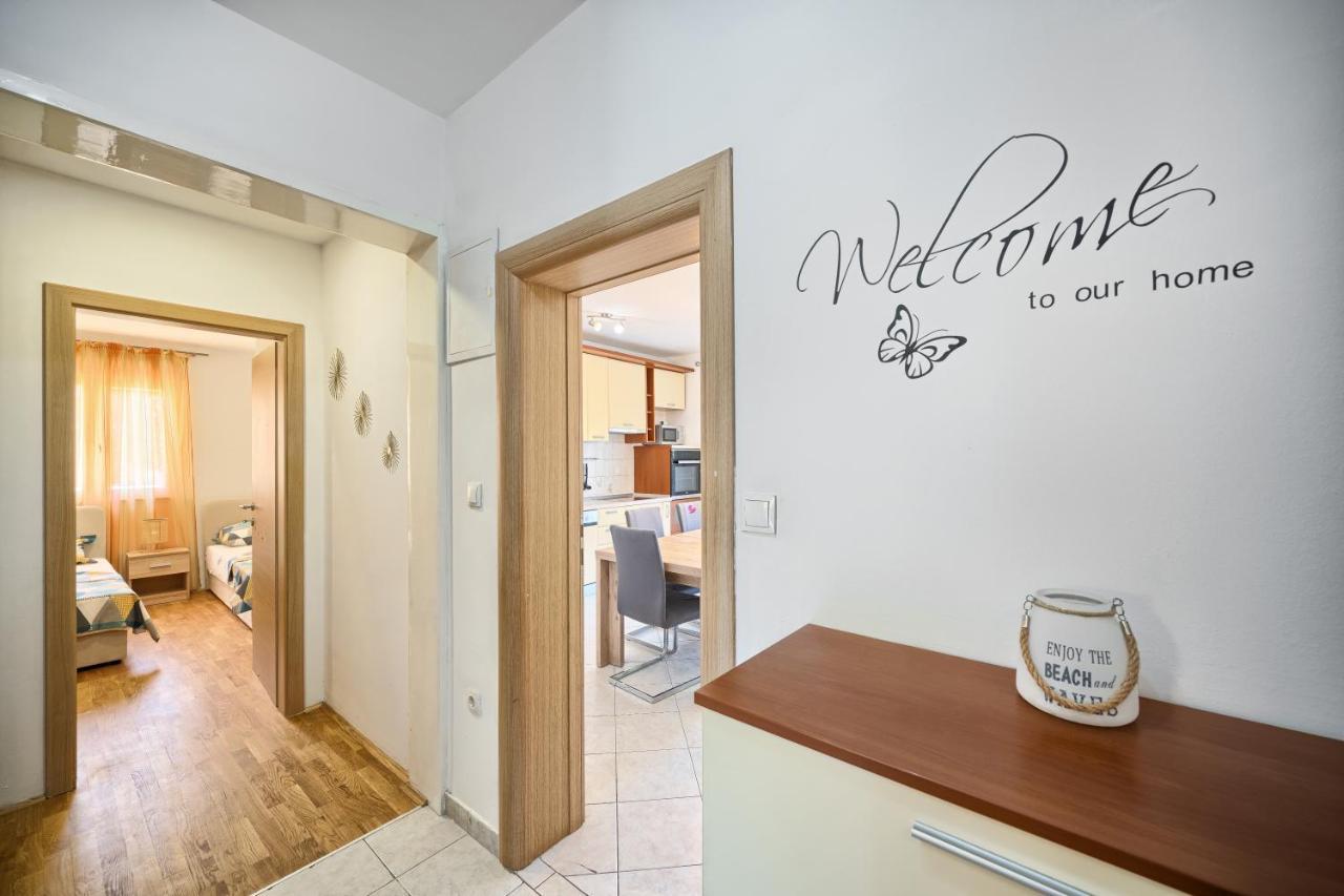 Apartment Mestrovic With Heated Swiming Pool- Near Split *
