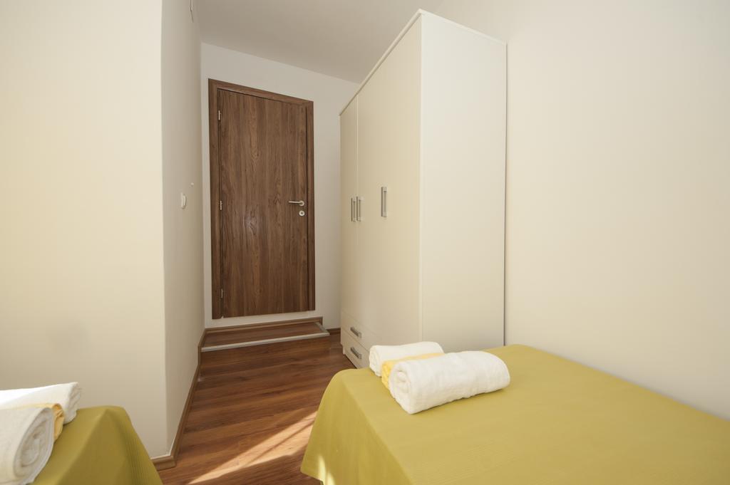 Mestrovic With Heated Swiming Pool- Near Split *