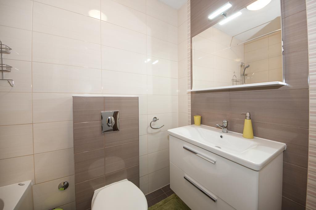Mestrovic With Heated Swiming Pool- Near Split Apartment *