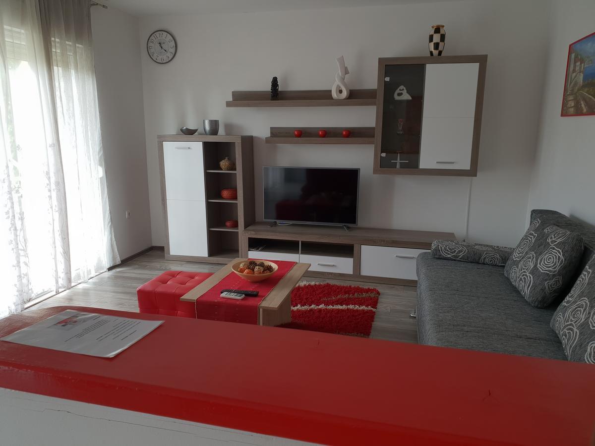 Apartment Mestrovic With Heated Swiming Pool- Near Split Kastela