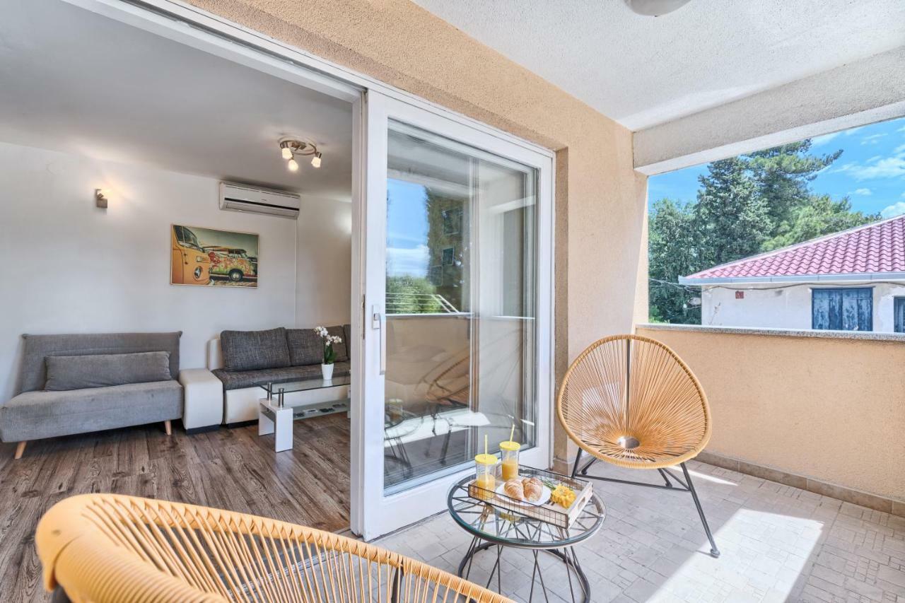 Mestrovic With Heated Swiming Pool- Near Split Kastela