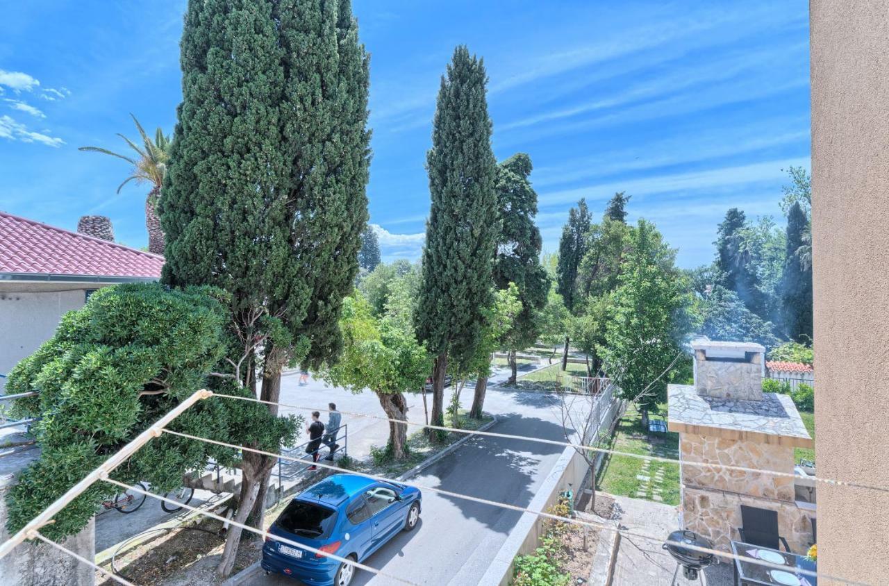 Apartment Mestrovic With Heated Swiming Pool- Near Split *