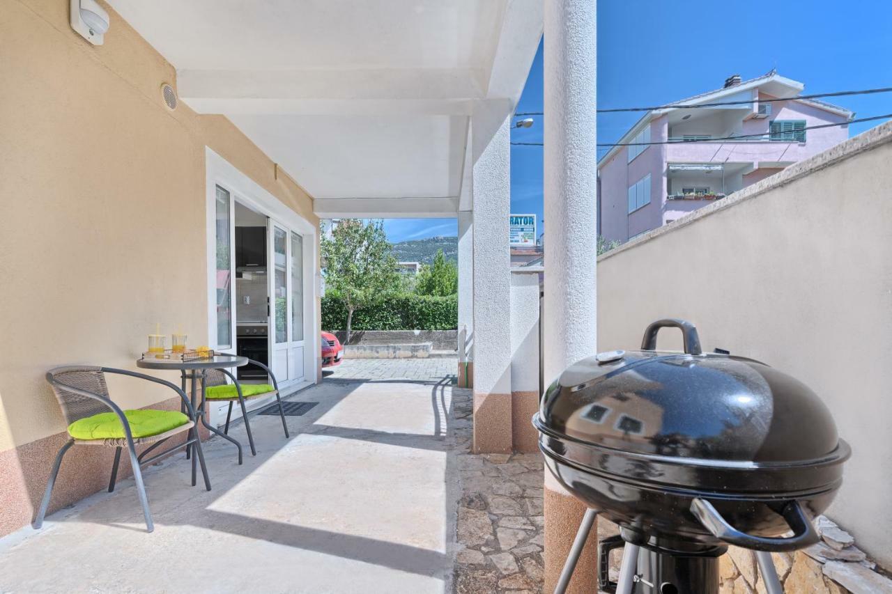 Mestrovic With Heated Swiming Pool- Near Split Kastela