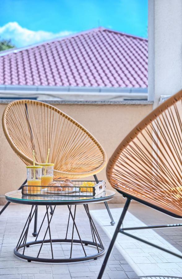 Apartment Mestrovic With Heated Swiming Pool- Near Split